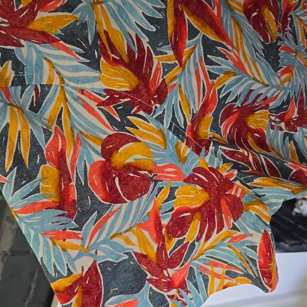 Goodfellow & Co tropical short sleeve shirt - Picture 2 of 10